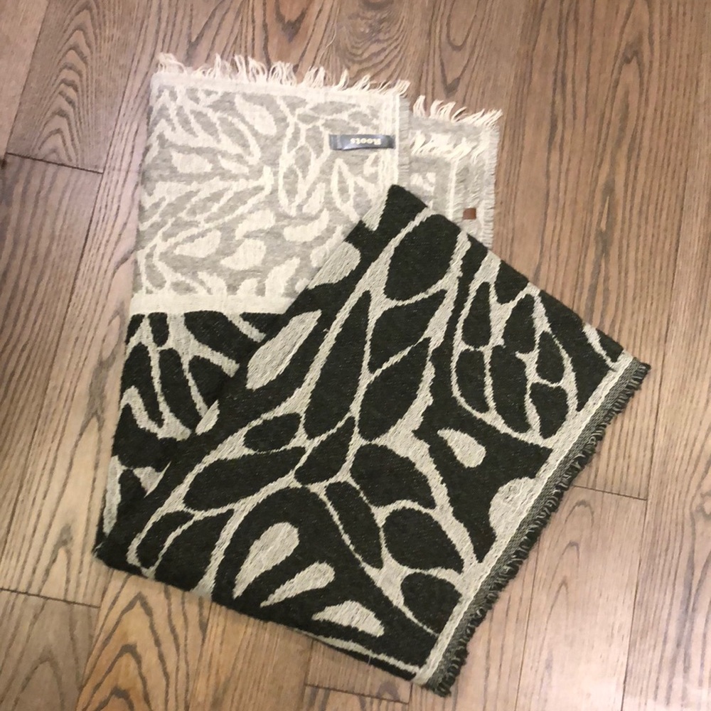 Roots blanket scarf